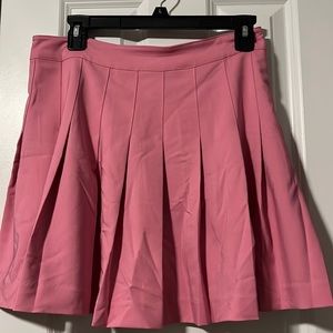 Pink pleated skirt